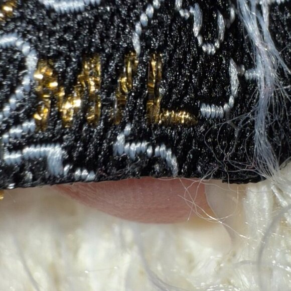 QED London sweater fuzzy off white cream women’s size M/L - Picture 7 of 8